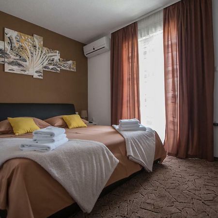 Luxury Apartment With Private Heated Pool Šibenik Eksteriør billede