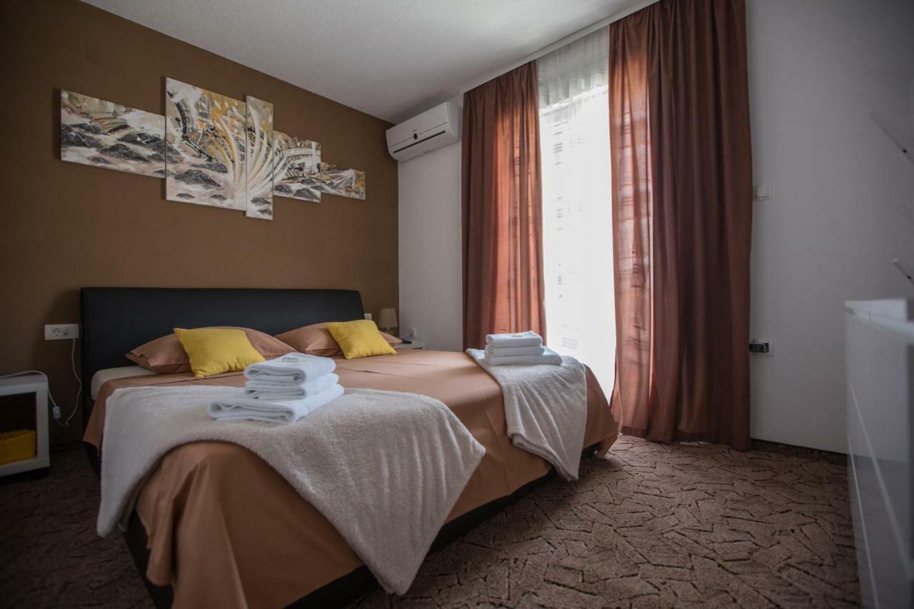 Luxury Apartment With Private Heated Pool Šibenik Eksteriør billede